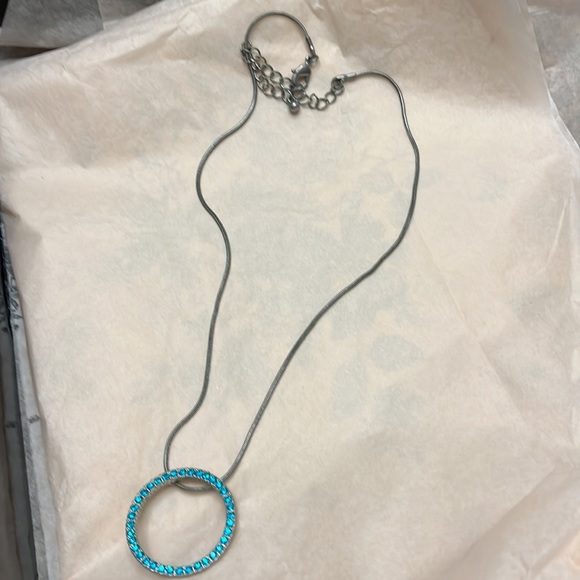 SALE!!! BLUE CRYSTAL PENDANT NECKLACE 🔥🤩 - Picture 2 of 5